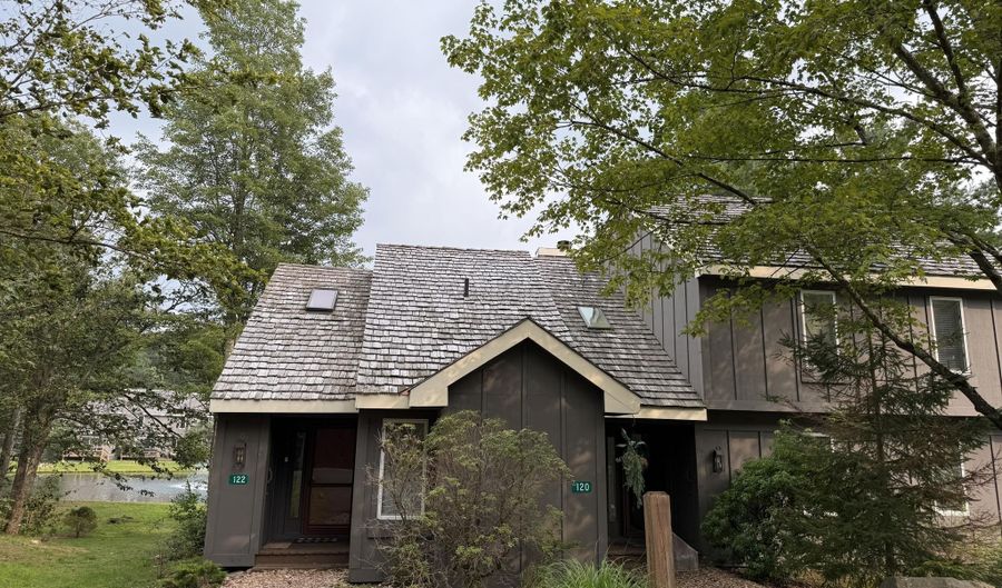 120 Snow Ridge Circle Cir, Blakeslee, PA 18610 - 2 Beds, 3 Bath