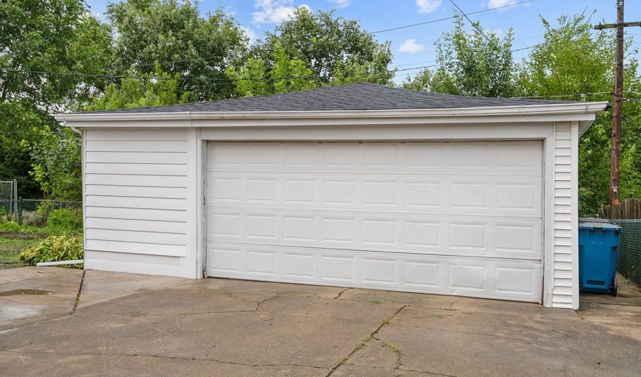 326 E Alden Dr, Addison, IL 60101 - 3 Beds, 2 Bath