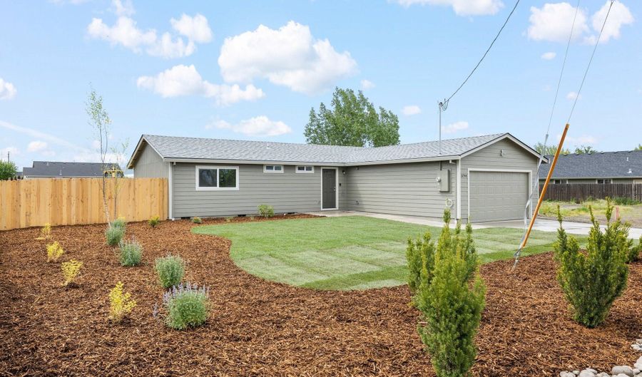 3794 Antelope Rd, White City, OR 97503 - 3 Beds, 2 Bath