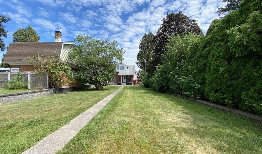 820 Club Ave E, Allentown, PA 18109 - 3 Beds, 3 Bath