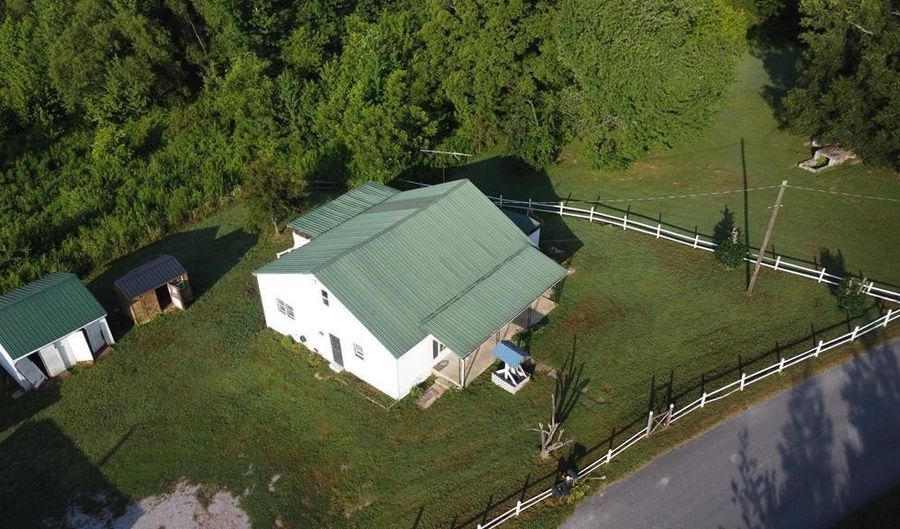 7224 Thomas Twin Oaks, Baxter, TN 38544 - 3 Beds, 1 Bath