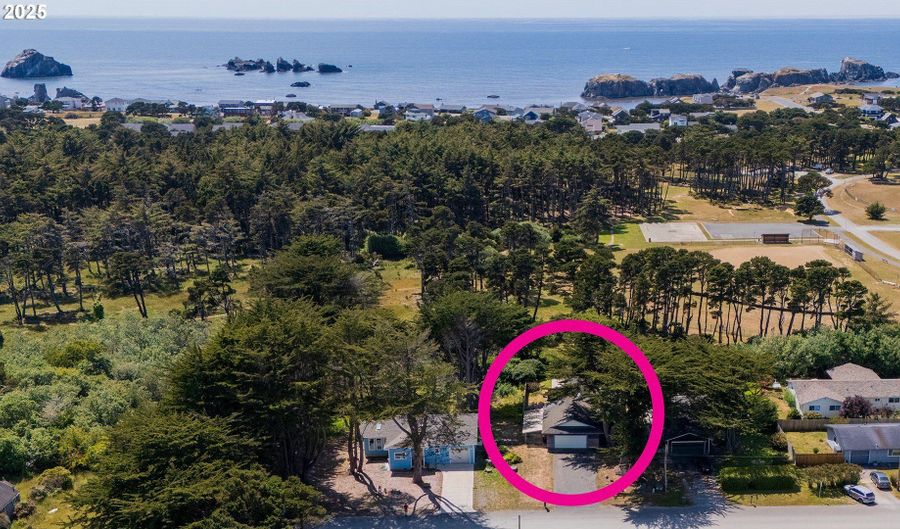 1260 JACKSON Ave, Bandon, OR 97411 - 3 Beds, 2 Bath