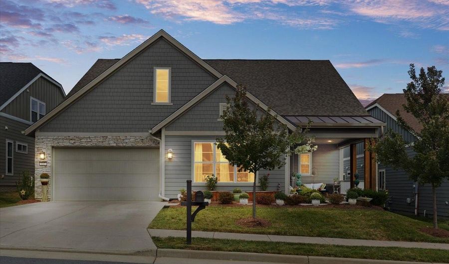 117 MALLARD Dr, Lake Frederick, VA 22630 - 3 Beds, 4 Bath