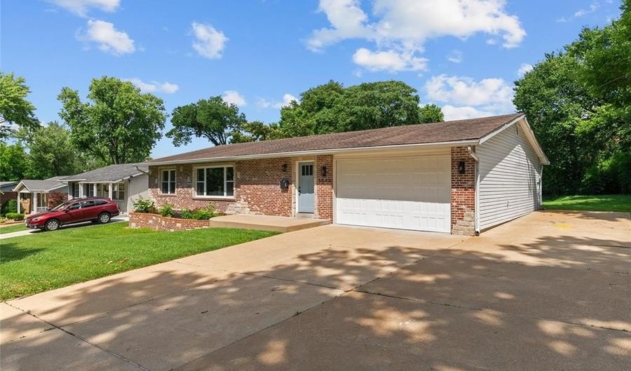 8540 Elsa Ave, Affton, MO 63123 - 3 Beds, 3 Bath