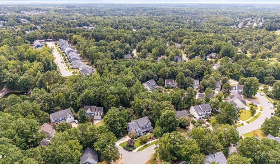1206 Fairfax Woods Dr, Apex, NC 27502 - 5 Beds, 3 Bath