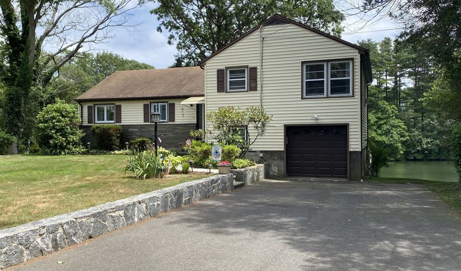 12 Pine Point Dr, Bridgeport, CT 06606 - 4 Beds, 2 Bath