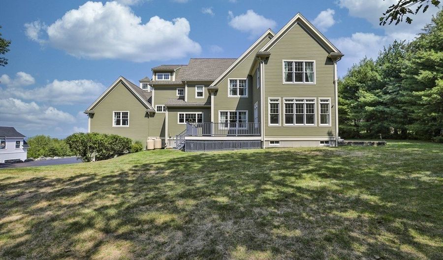108 Oak Trl, Bolton, MA 01740 - 5 Beds, 4 Bath