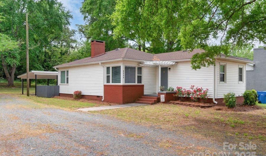 1116 Montgomery Ave, Albemarle, NC 28001 - 2 Beds, 1 Bath