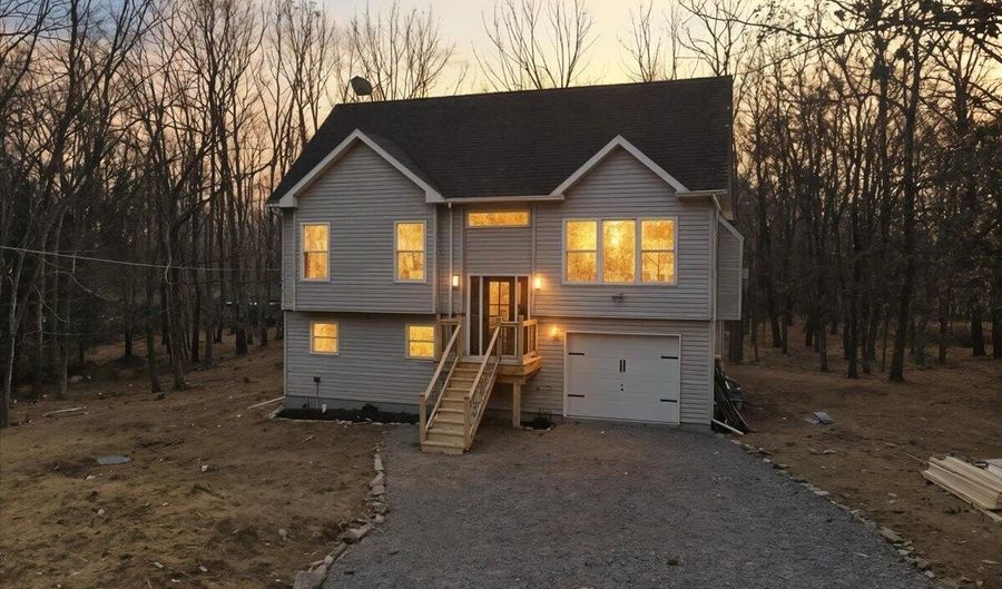 45 Tamarack Ter, Albrightsville, PA 18210 - 3 Beds, 3 Bath