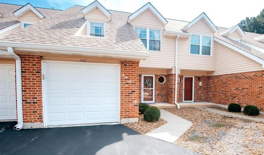 1429 Tahoe Valley Ct, Ballwin, MO 63021 - 2 Beds, 3 Bath
