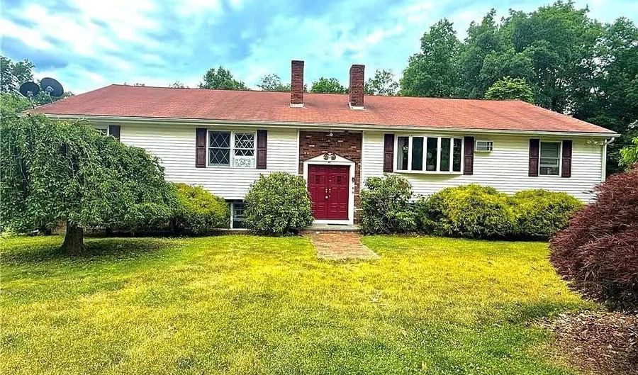 35 Brookdale St, Cumberland, RI 02864 - 8 Beds, 4 Bath