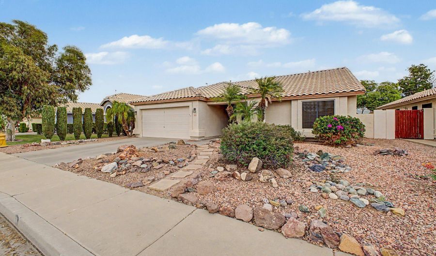 12412 W CAMBRIDGE Ave, Avondale, AZ 85392 - 3 Beds, 2 Bath