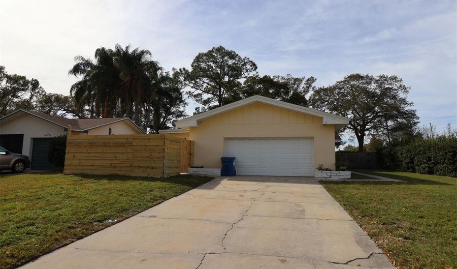 1602 S LADY MARY Dr, Clearwater, FL 33756 - 3 Beds, 3 Bath
