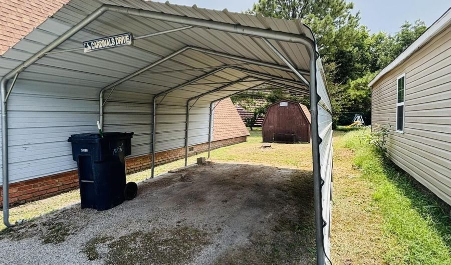 151 E 22nd St, Baxter Springs, KS 66713 - 2 Beds, 1 Bath