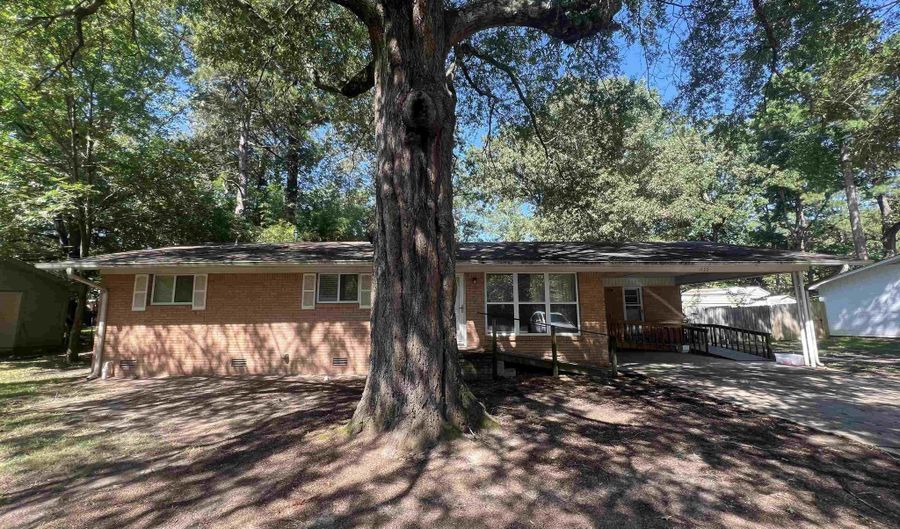 1522 Chris Dr, Benton, AR 72015 - 3 Beds, 2 Bath