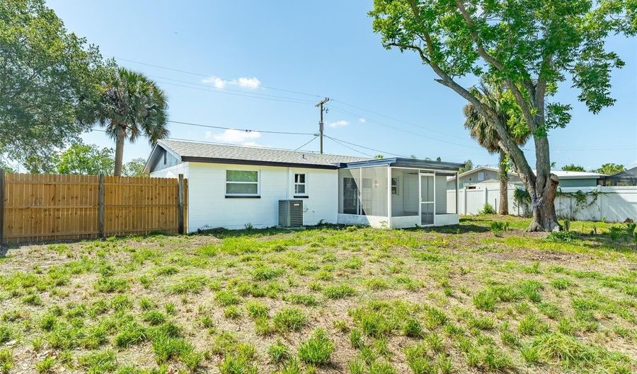 6304 FLORIDA Cir W, Apollo Beach, FL 33572 - 3 Beds, 1 Bath