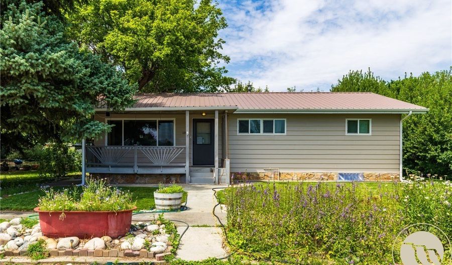 118 N 3rd St, Bridger, MT 59014 - 4 Beds, 2 Bath