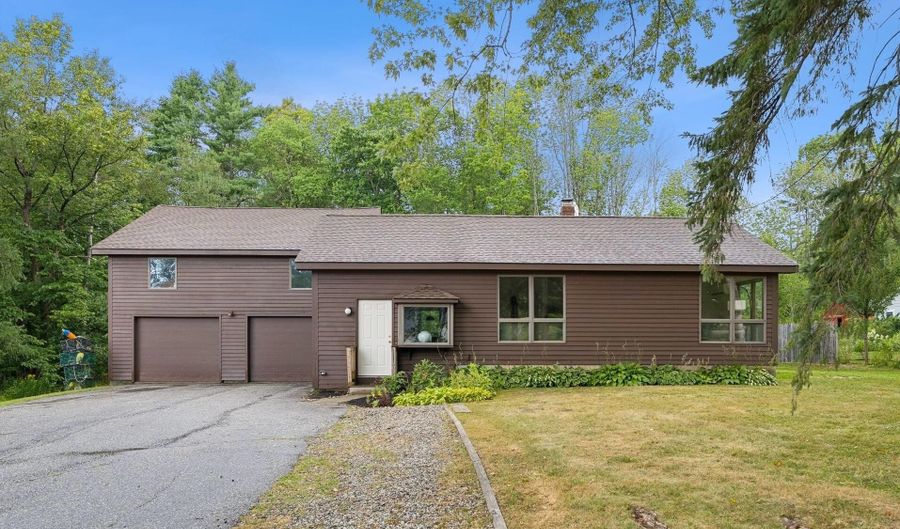 44 Winn Rd, Falmouth, ME 04105 - 4 Beds, 3 Bath