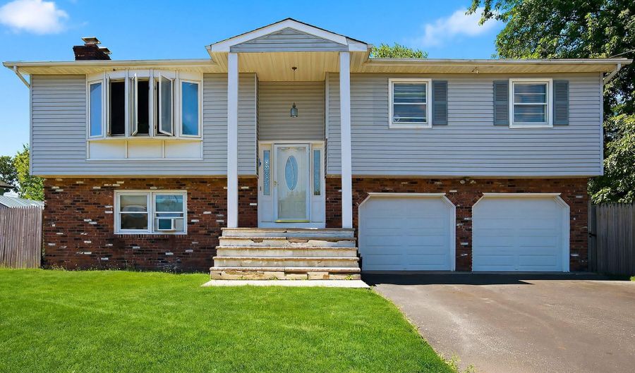 81 Elm St, Beachwood, NJ 08722 - 4 Beds, 2 Bath