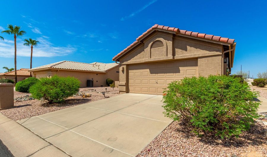 24414 S STARCREST Dr, Sun Lakes, AZ 85248 - 3 Beds, 2 Bath