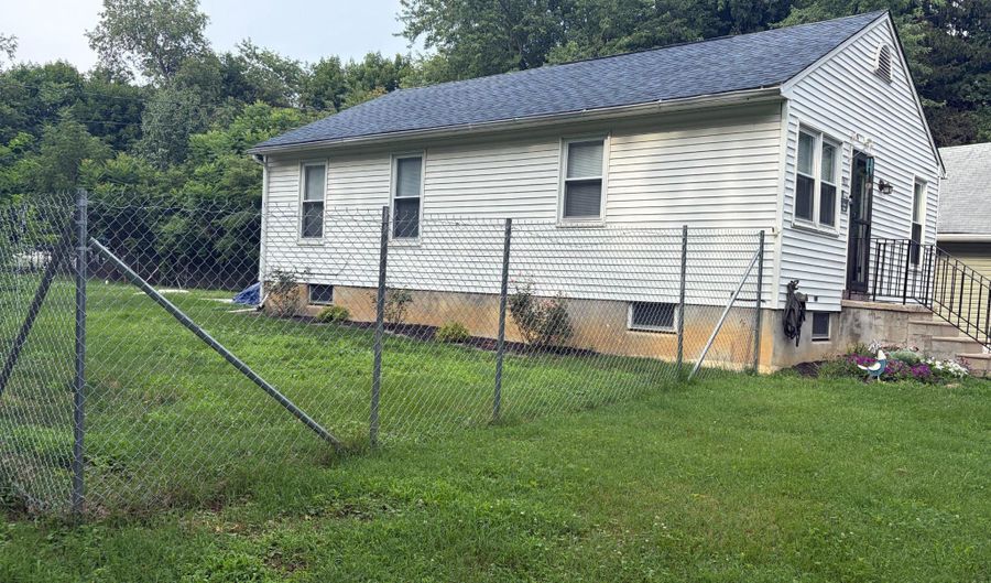 102 NEW JERSEY Ave, Atco, NJ 08004 - 3 Beds, 1 Bath