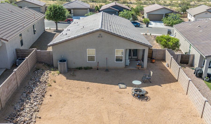 1635 W COTTONWOOD BLUFFS Dr, Benson, AZ 85602 - 3 Beds, 2 Bath