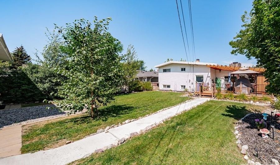 880 8th St, Idaho Falls, ID 83401 - 5 Beds, 2 Bath