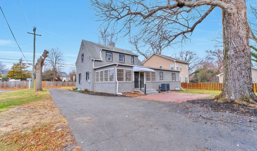 3509 ANNANDALE Rd, Annandale, VA 22003 - 4 Beds, 3 Bath