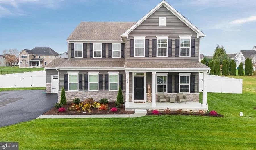 687 ASHLAND Ave, Camden Wyoming, DE 19934 - 5 Beds, 4 Bath