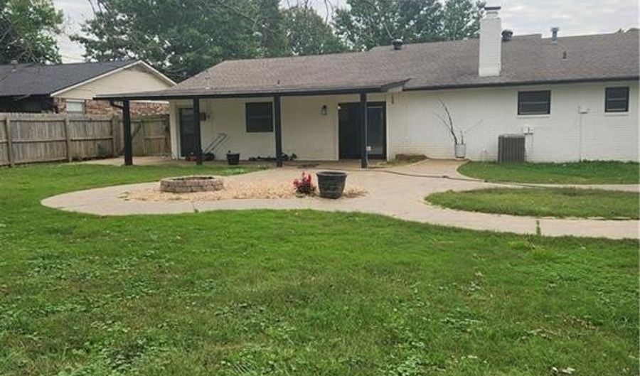 1803 Crouch St, Bentonville, AR 72712 - 3 Beds, 2 Bath