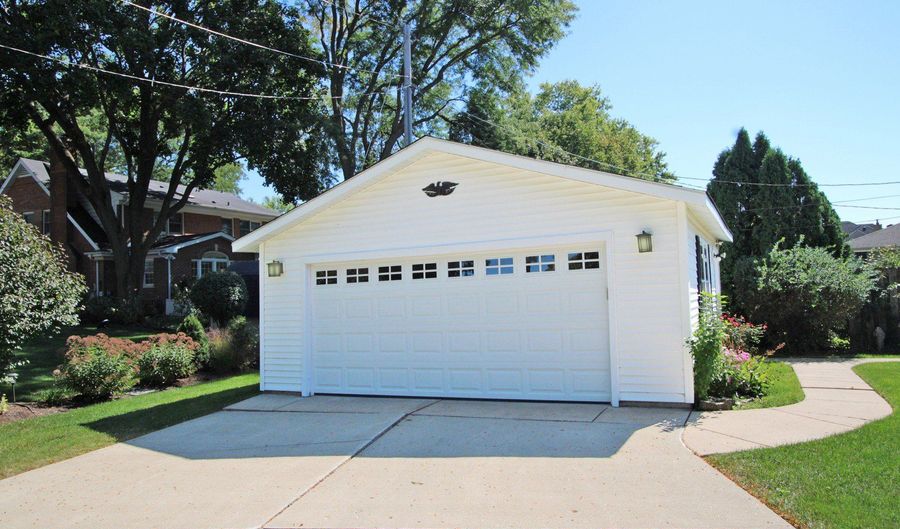 2405 E Miner St, Arlington Heights, IL 60004 - 5 Beds, 4 Bath