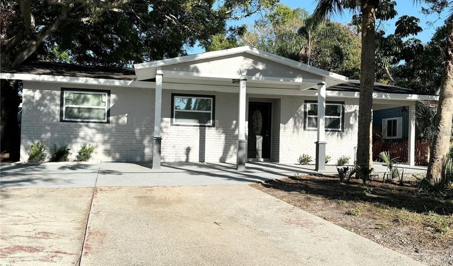 1039 N MISSOURI Ave, Clearwater, FL 33755 - 5 Beds, 2 Bath