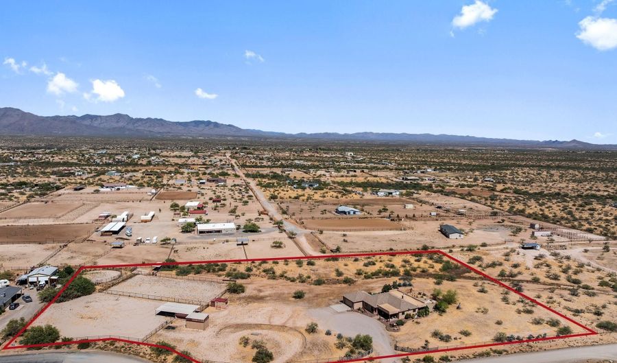 27755 S Clydesdale Ave, Congress, AZ 85332 - 3 Beds, 2 Bath