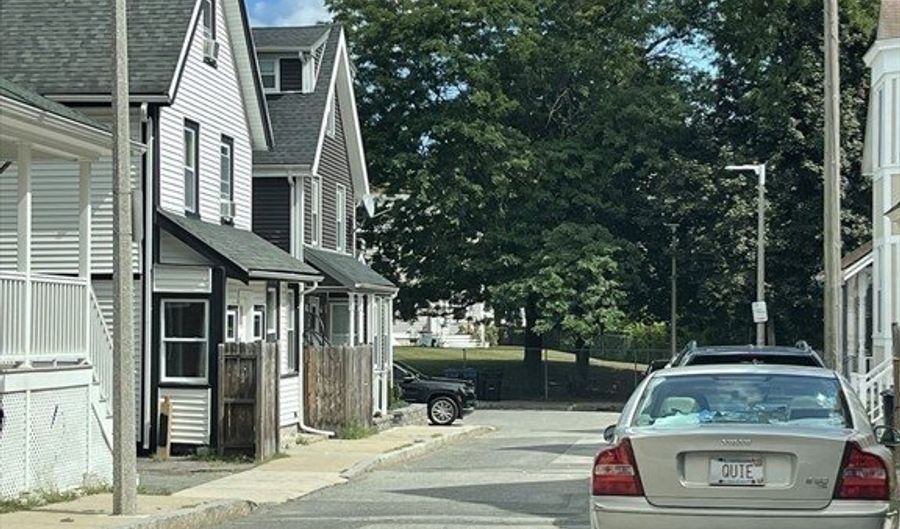 9 Woodville Park 2, Boston, MA 02119 - 3 Beds, 1 Bath