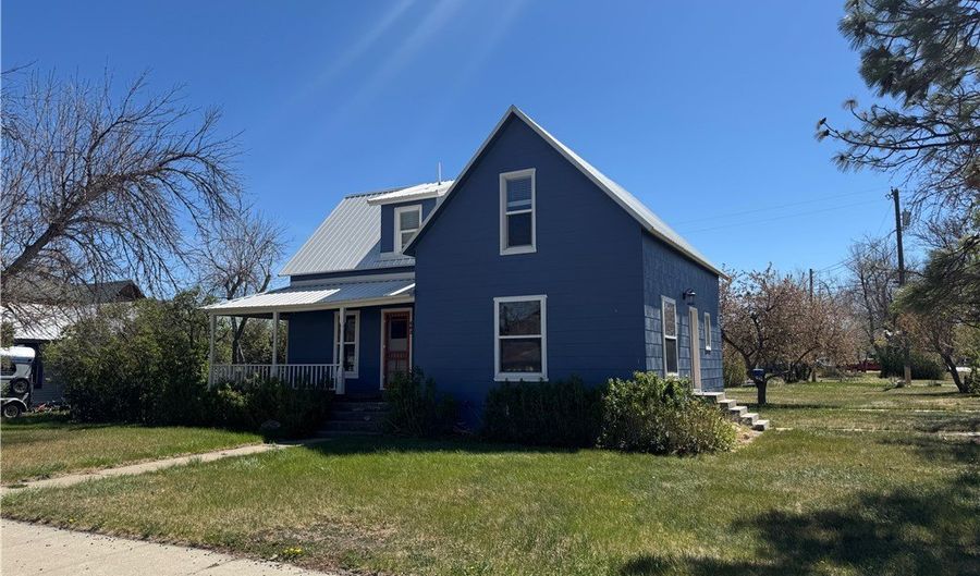 403 E 6th Ave, Big Timber, MT 59011 - 4 Beds, 2 Bath