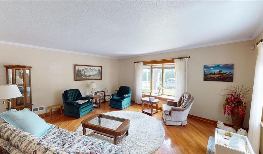 1314 Dunham St, Albert Lea, MN 56007 - 2 Beds, 2 Bath