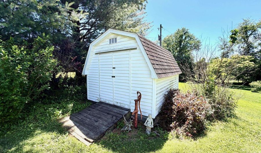 1589 Palestine Rd, Bedford, IN 47421 - 3 Beds, 2 Bath