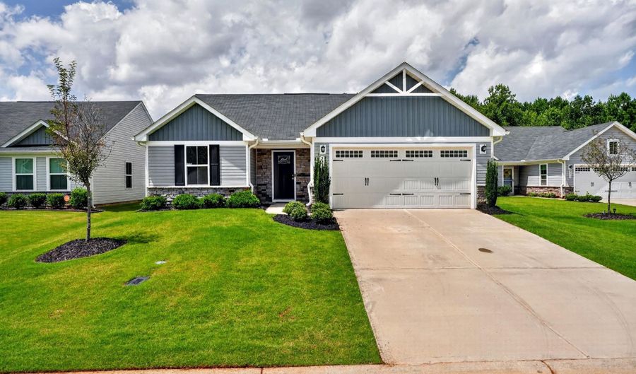 2271 Hemming Way, Boiling Springs, SC 29316 - 3 Beds, 2 Bath