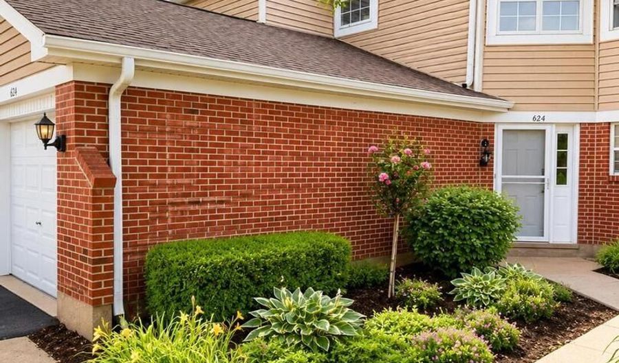 624 W Happfield Dr 1717D, Arlington Heights, IL 60004 - 2 Beds, 2 Bath