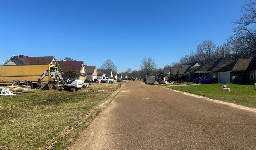 128 Shadow Ln, Batesville, MS 38606 - 5 Beds, 2 Bath