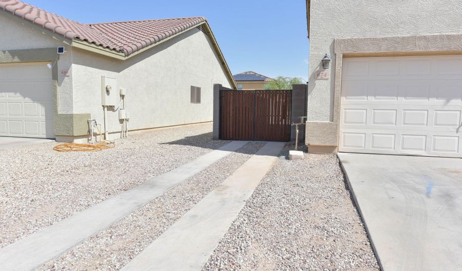674 W PALO VERDE St, Casa Grande, AZ 85122 - 5 Beds, 3 Bath