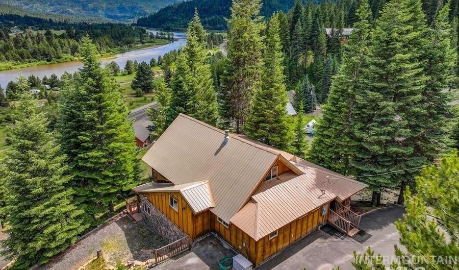 9788 Brian Way, Cascade, ID 83611 - 2 Beds, 3 Bath