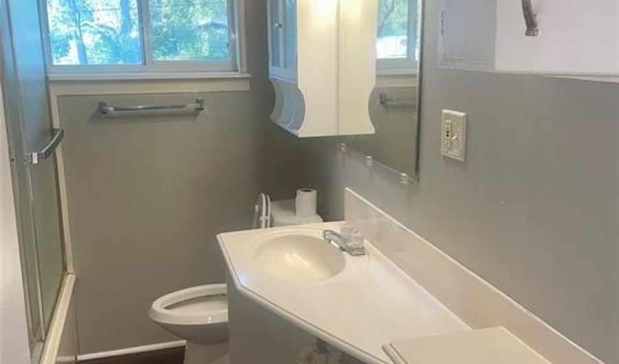 607 W Atchley Ave, Alvarado, TX 76009 - 2 Beds, 1 Bath