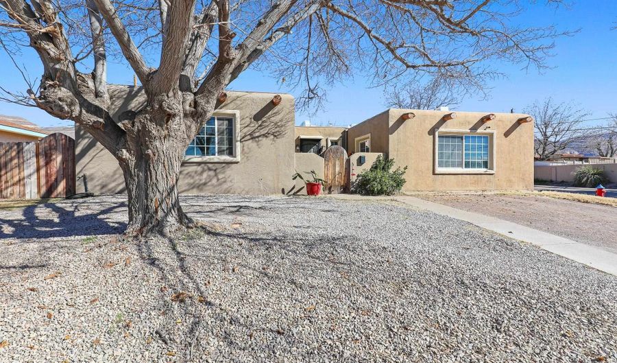1801 Corte Del Ranchero, Alamogordo, NM 88310 - 4 Beds, 2 Bath