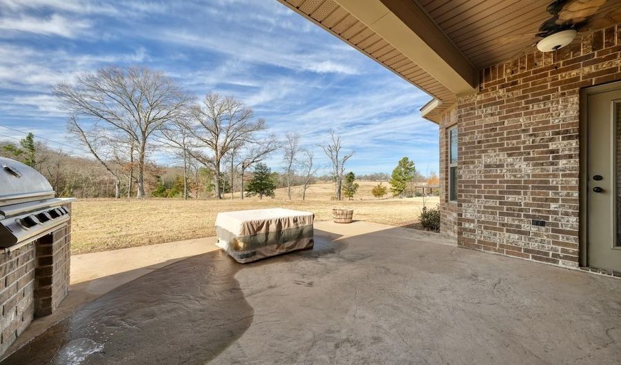 601 Corrigan Trails Blvd, Lindale, TX 75771 - 4 Beds, 3 Bath