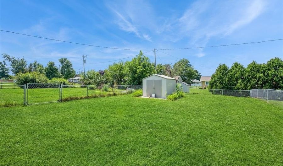 335 B Ave, Atkins, IA 52206 - 3 Beds, 1 Bath