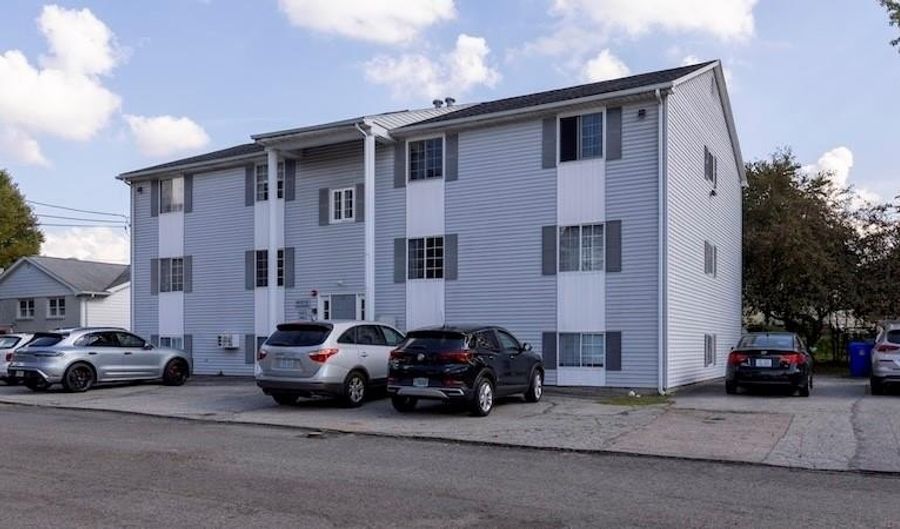 19 Warren Ave 3, North Providence, RI 02911 - 2 Beds, 1 Bath