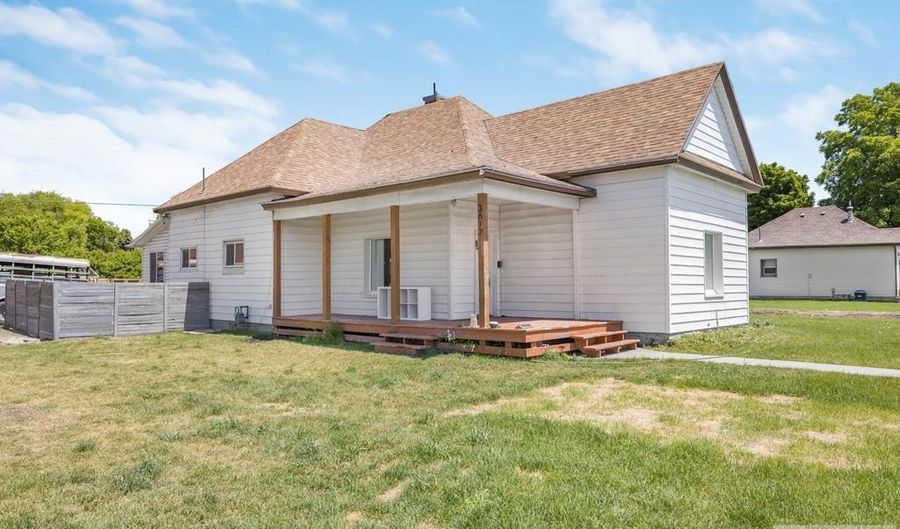3617 E Lincoln Rd, Ammon, ID 83401 - 3 Beds, 1 Bath