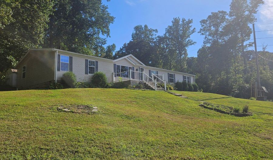 1718 N Highway 43, Bloomfield, IN 47424 - 4 Beds, 2 Bath