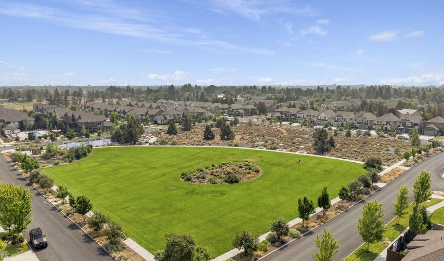 21340 NE Evelyn Pl, Bend, OR 97701 - 4 Beds, 3 Bath